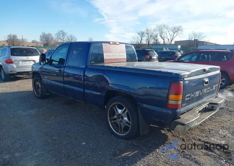 2002 Chevrolet Silverado 1500 from USA, damaged, VIN 2GCEC19W721127006